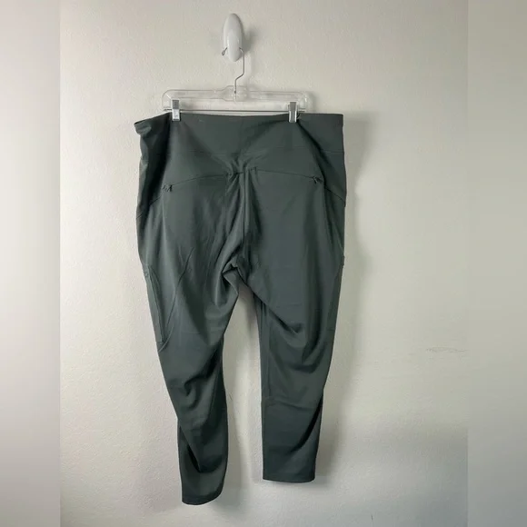 Athleta Headlands Hybrid Cargo ll Tights - Picture 2 of 14